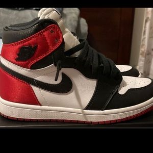 Nike air Jordan 1 satin toe